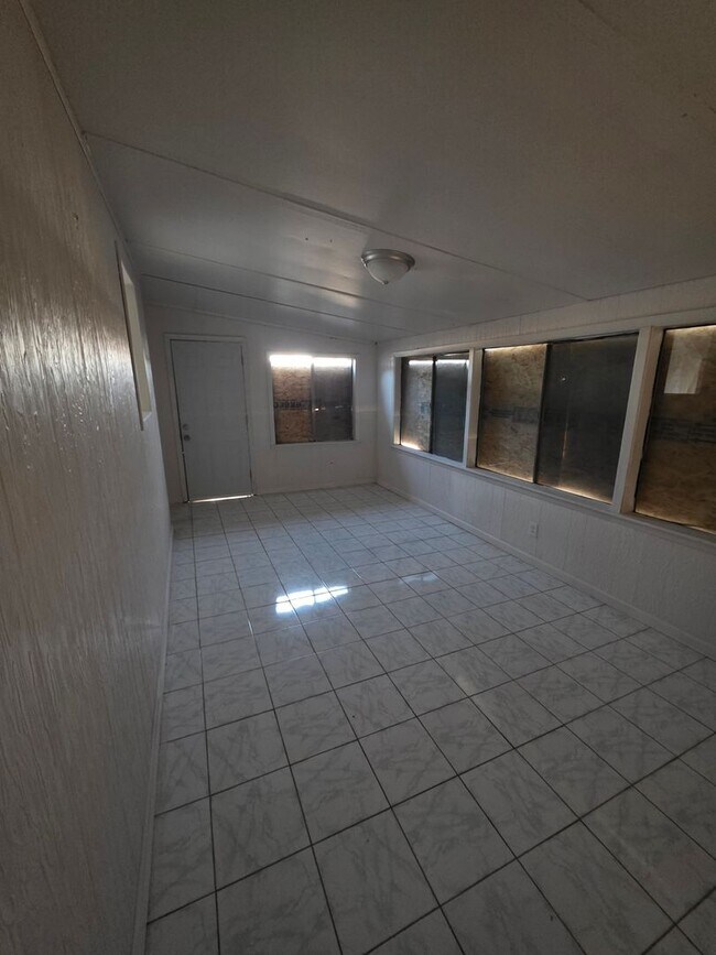 Building Photo - LIMITED TIME**1/2 OFF DEPOSIT**