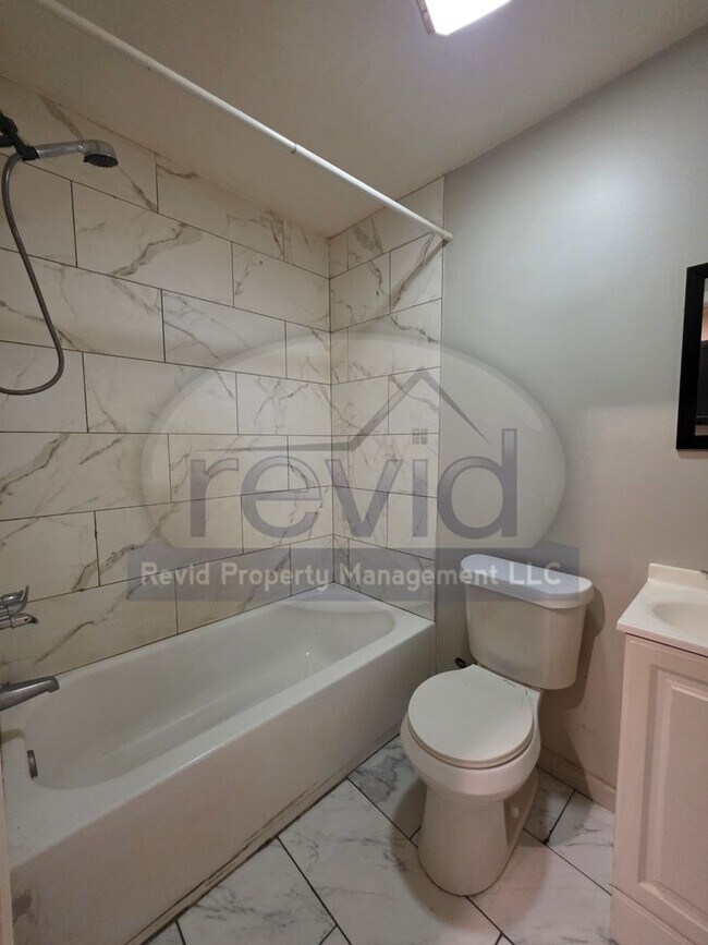 Building Photo - Move In Special! Half off First Months Rent!
