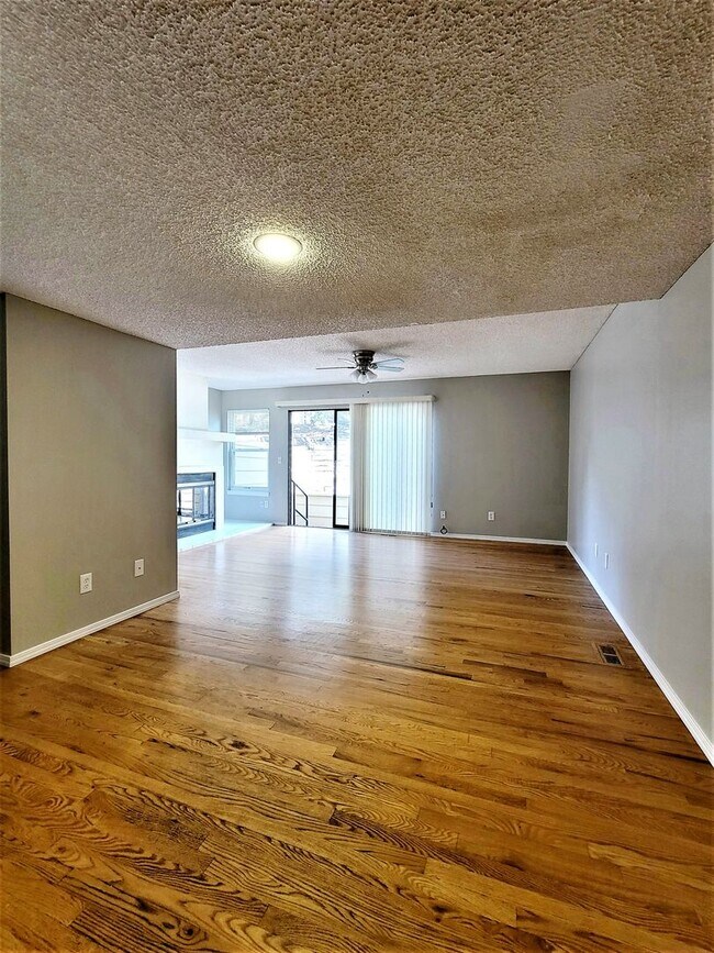 Building Photo - 2510 Hamlet Ln