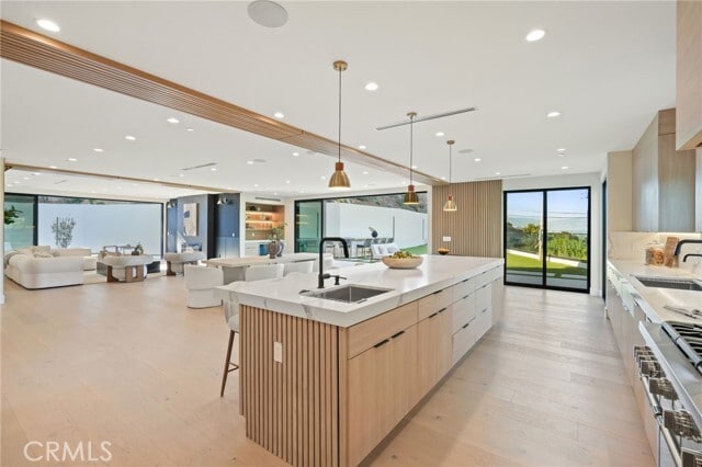 Building Photo - 4551 Alonzo Ave