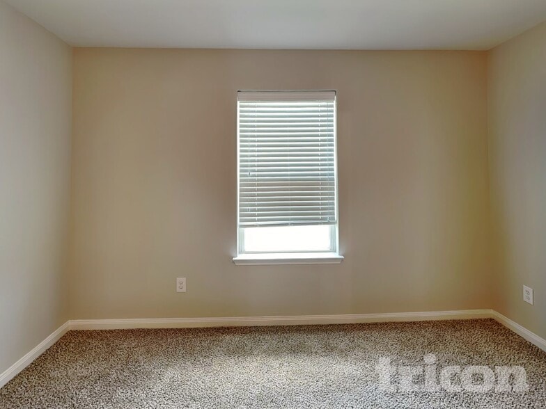 Building Photo - 108 Rushmore Ln