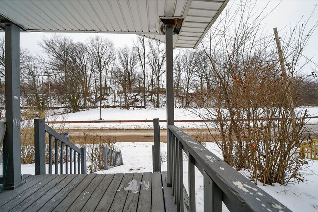 Building Photo - Charming 3BR House in Cleveland