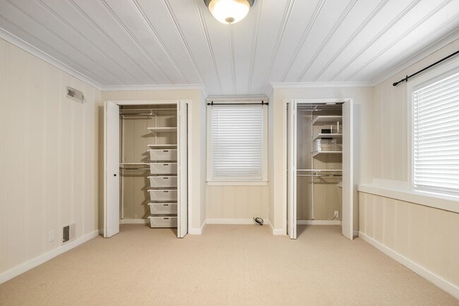 Building Photo - Beautifully updated home in Golden Gate Heights with garage, yard, w/d - 3 br / 2 ba