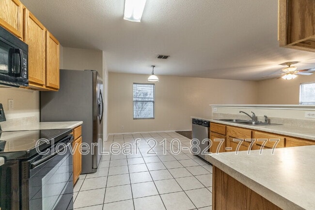 Building Photo - 104 Bay Willow