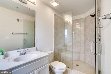Building Photo - 612 Totten Pl NE