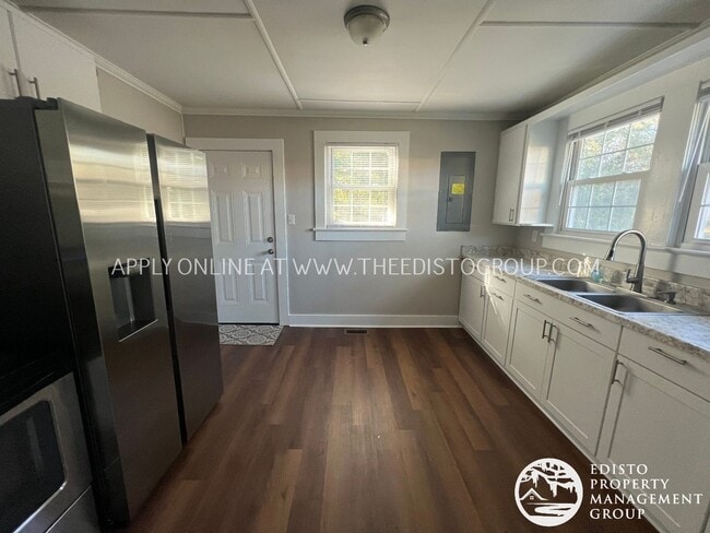 Building Photo - Charming Remodeled Home in the Heart of Or...