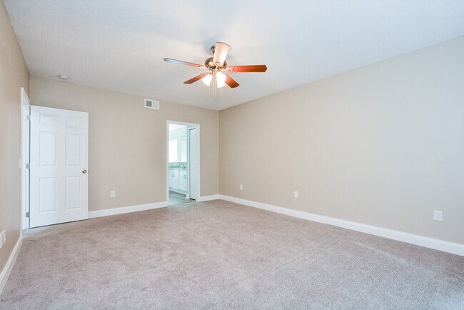 Building Photo - 8344 Lake Amhurst Trail