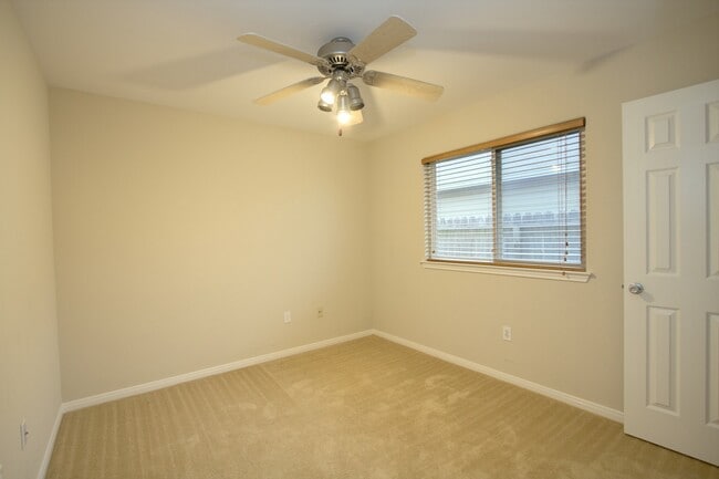 Building Photo - 2201 Abeto Dr
