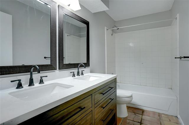 Building Photo - 507 S Las Vegas Trail