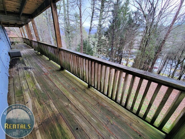 Building Photo - 316 Carl Giles Rd