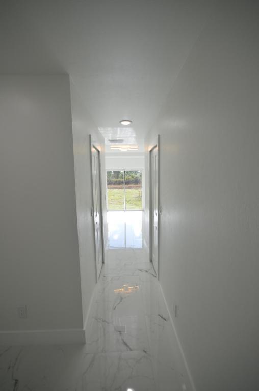 Building Photo - 1132 Edelweiss St E