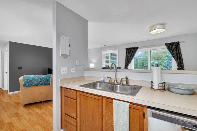 Building Photo - 3605 Forestview Dr