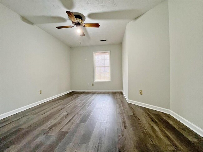 Building Photo - 11250 Ridge Hill Dr