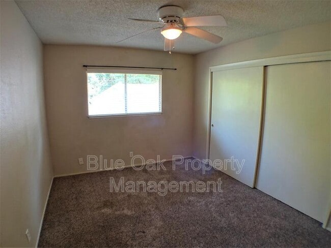 Building Photo - 346 Hickory St