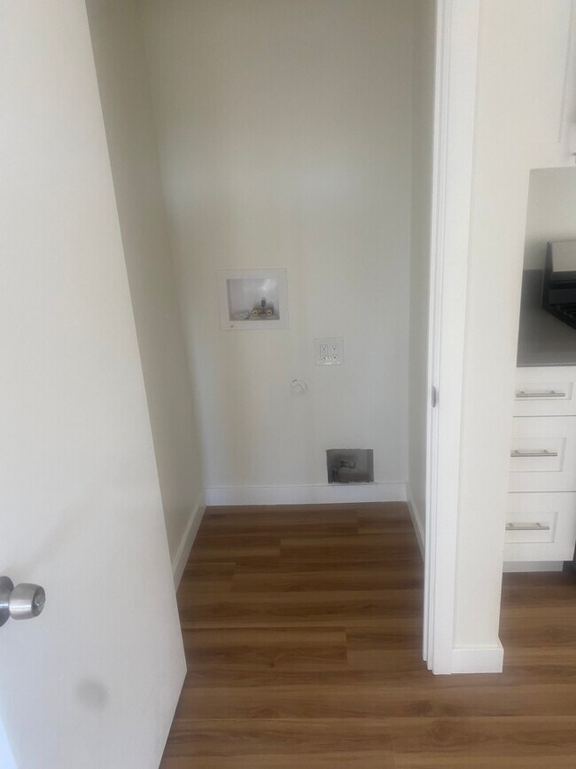 Washer and Dryer ready - 3110 Carlyle St