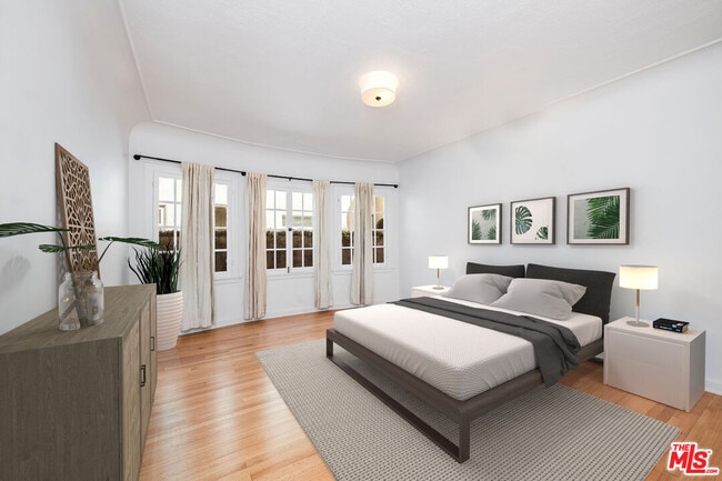 Building Photo - 1217 S Genesee Ave