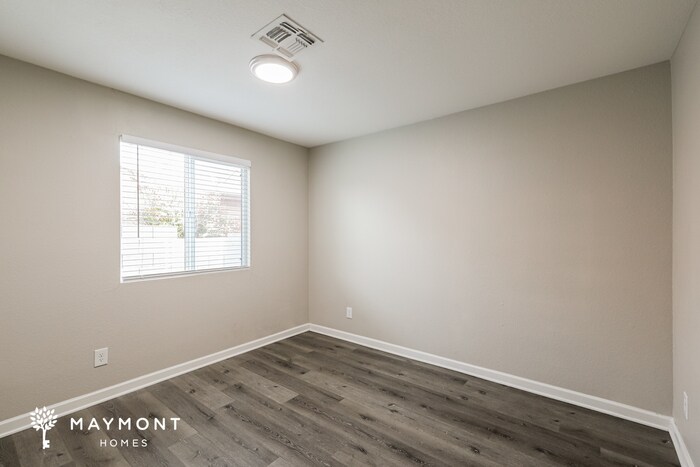 Building Photo - 6080 S Springbrook Dr
