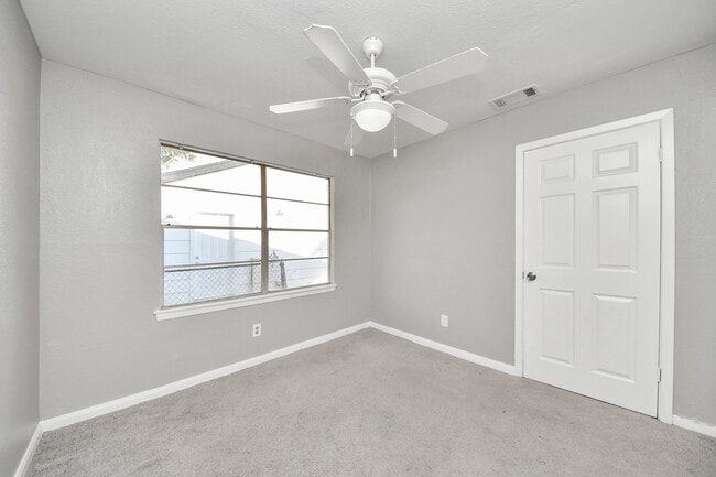 Building Photo - 2926 Knotty Oaks Trail