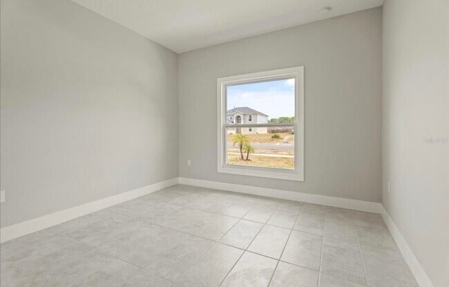 Building Photo - 5 Bedroom Single Family Home in Deltona