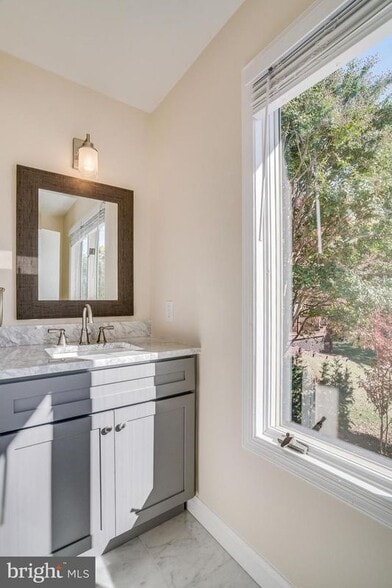 Building Photo - 6505 Gretna Green Way