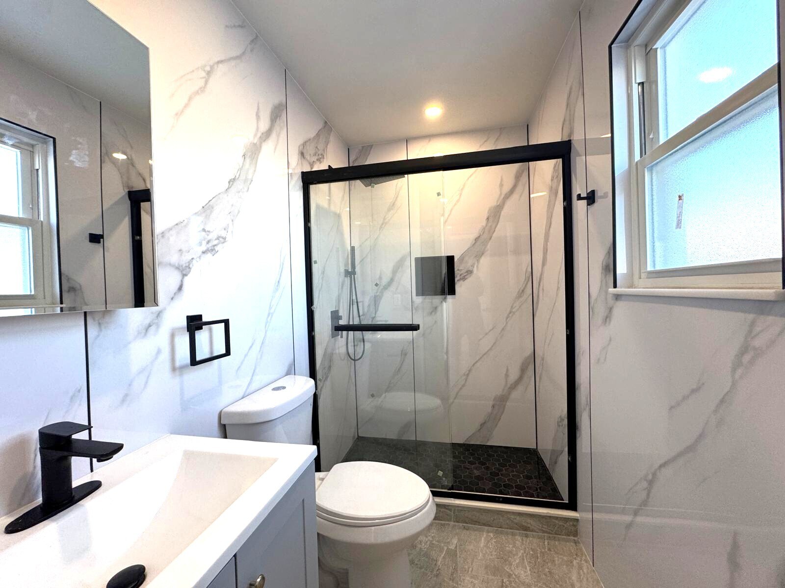 Building Photo - 198 28th St