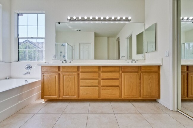 Building Photo - Spacious 4-Bedroom Home on Private Cul-De-Sac | No HOA | Custom Closets, New Floors & Lush Backya...