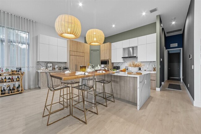 Building Photo - 5000 SW 159th Ave