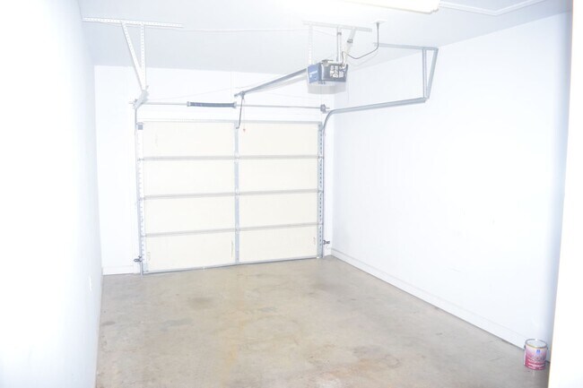 Building Photo - Hollar Duplex Conover