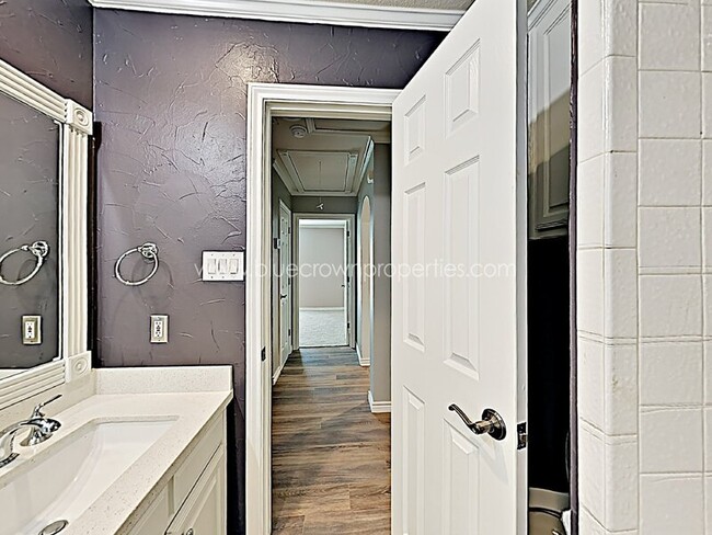 Building Photo - 2137 Barberry Dr