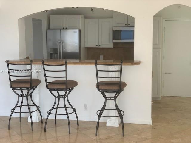 Building Photo - 4200 Hillcrest Dr