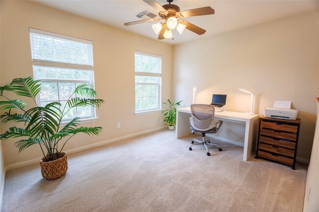 Building Photo - 6010 Twin Creek