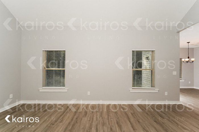 Building Photo - 647 White Oak Cir