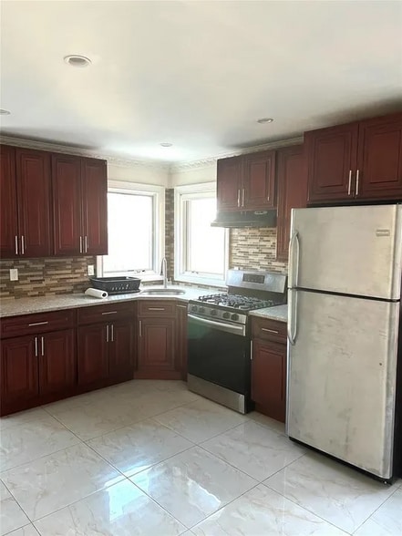 Building Photo - 99-27 63rd Rd