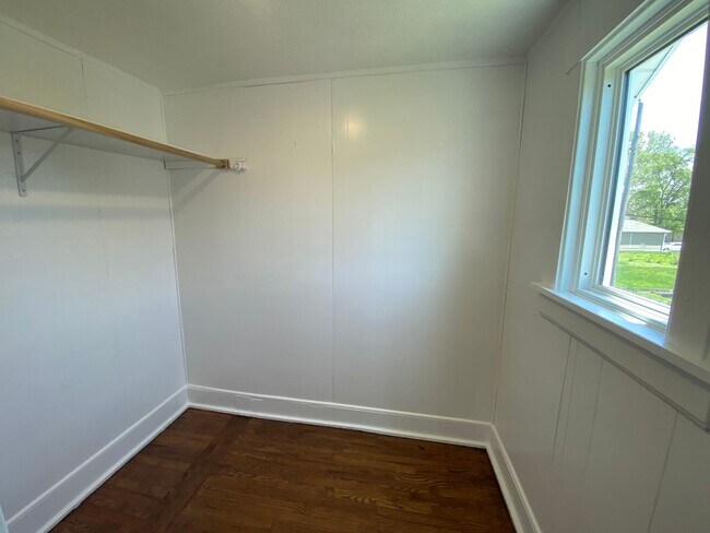 Building Photo - Fully Remodeled 3Bedroom House!