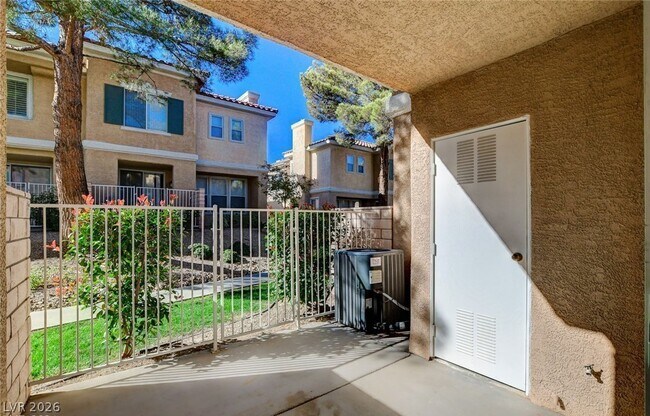 Building Photo - 251 S Green Valley Pkwy