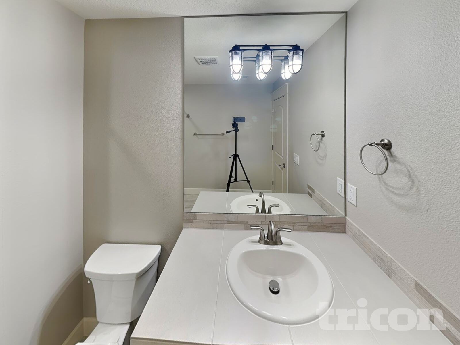 Building Photo - 2604 NE 175th St