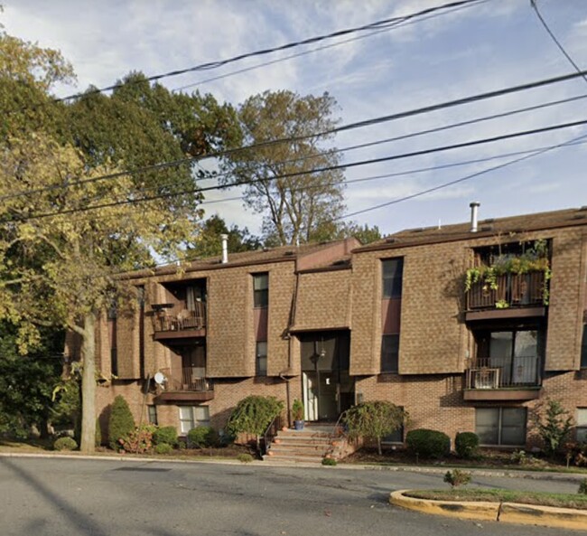 Condominium entrance - 700 Schuyler Ave