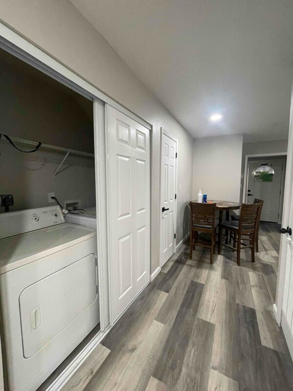 Building Photo - 1107 Basin St