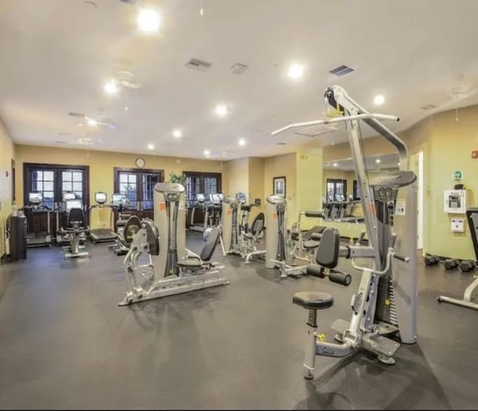 Building Photo - 10429 MacFarlane Pl