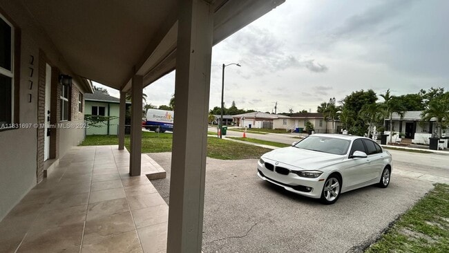 Building Photo - 2771 NW 11th Ct