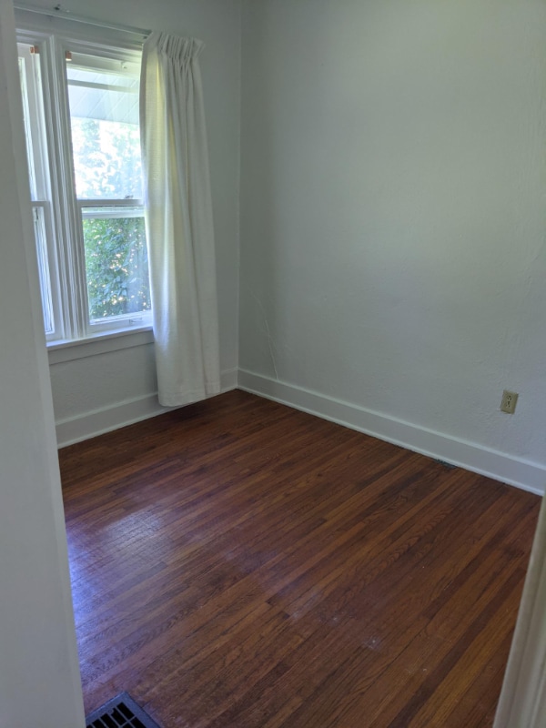 Building Photo - 613 Rundell St