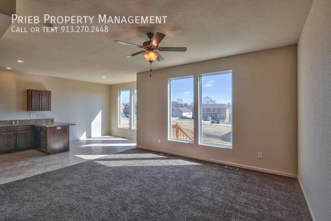 Building Photo - 214 N Ferrel St