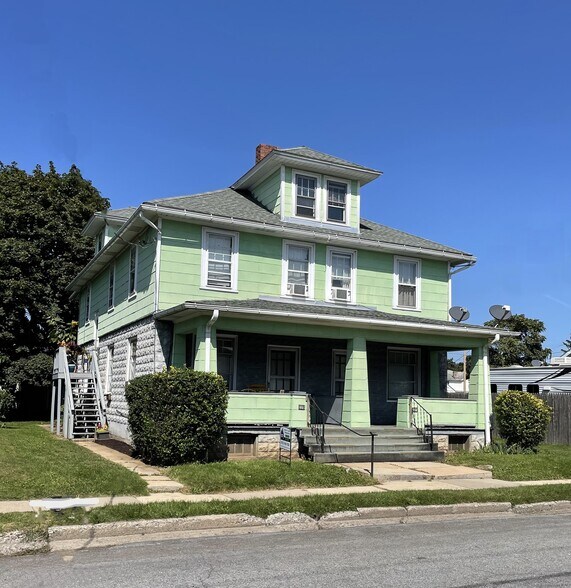 House exterior - 223 W Clinton St