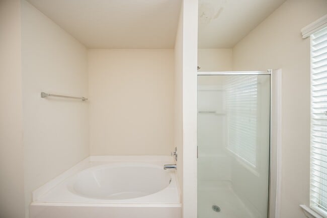 Building Photo - 5839 Sonoma Ridge