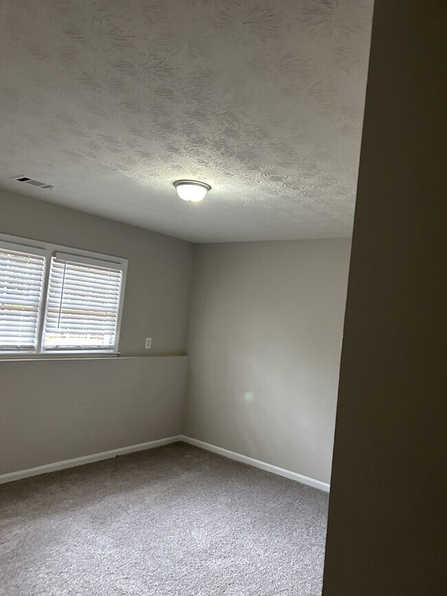 Building Photo - Beautiful 4 Beds 3 Baths Home in Decatur