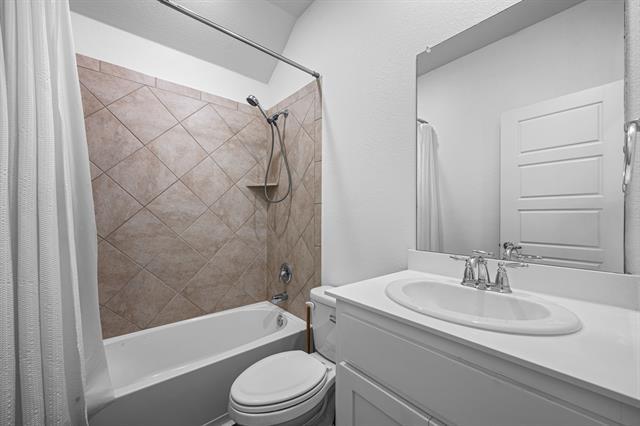 Building Photo - 2225 Barx Dr