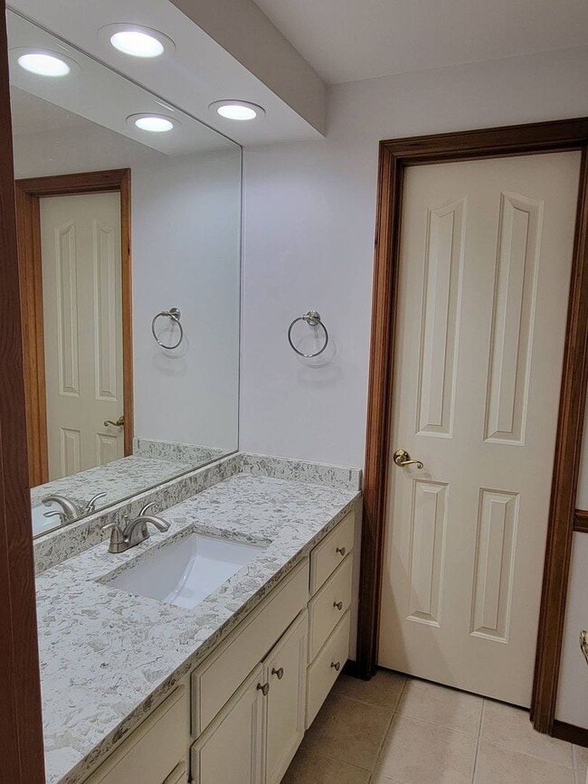 Building Photo - 906 38th St