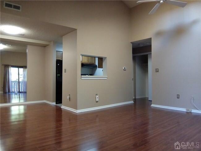 Building Photo - 2206 Ravens Crest Dr