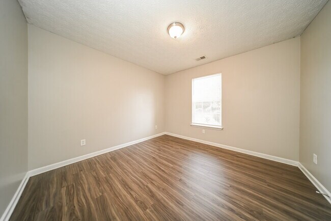 Building Photo - 40 Hunters Ridge Ct