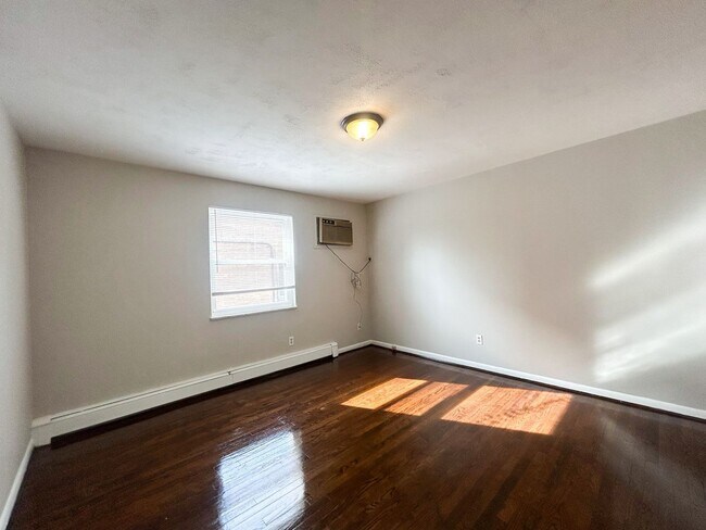 Building Photo - 5845 Shadymist Ln